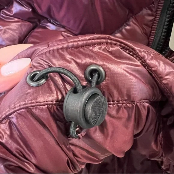 NWT Canada Goose Cypress Puffer Vest Botanical Quilt in Garnet Stone Burgundy - Picture 8 of 10